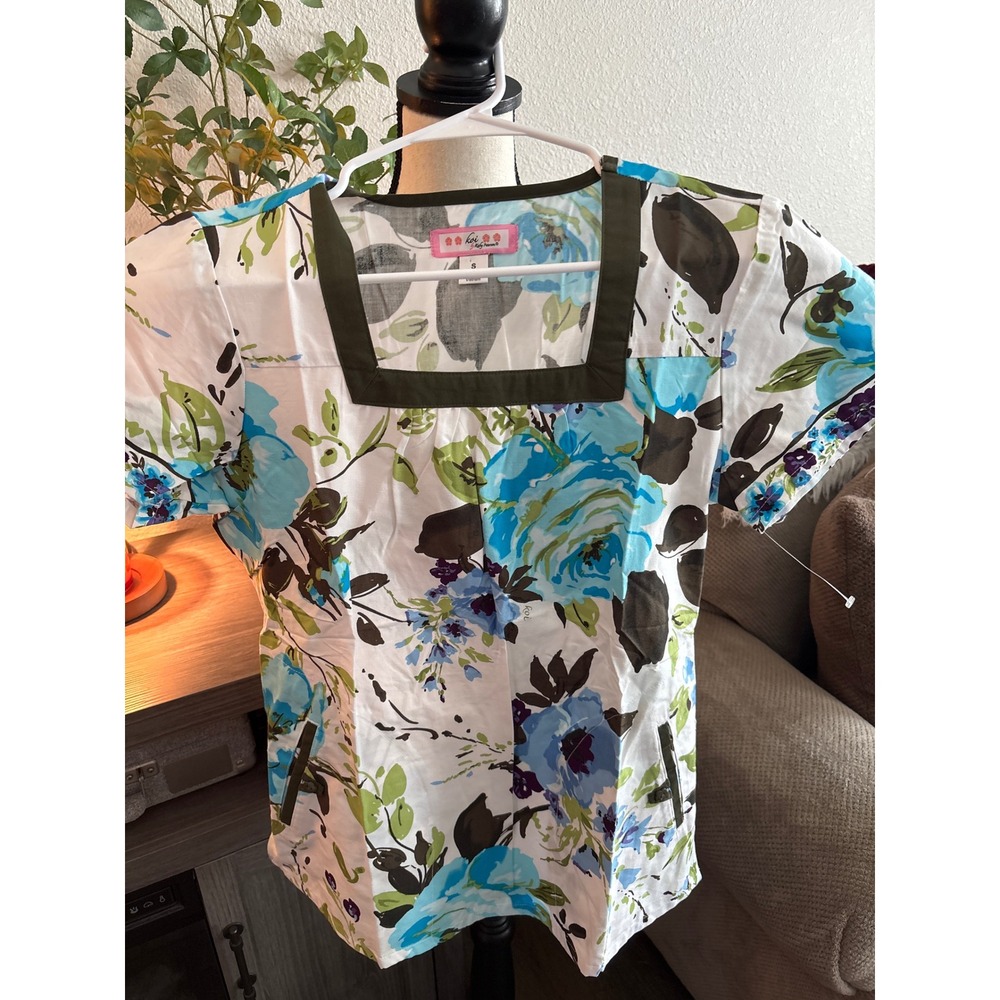 Koi by Kathy Peterson‎ Floral Scrub Top Blue Green Cotton Square Neck Small NWOT